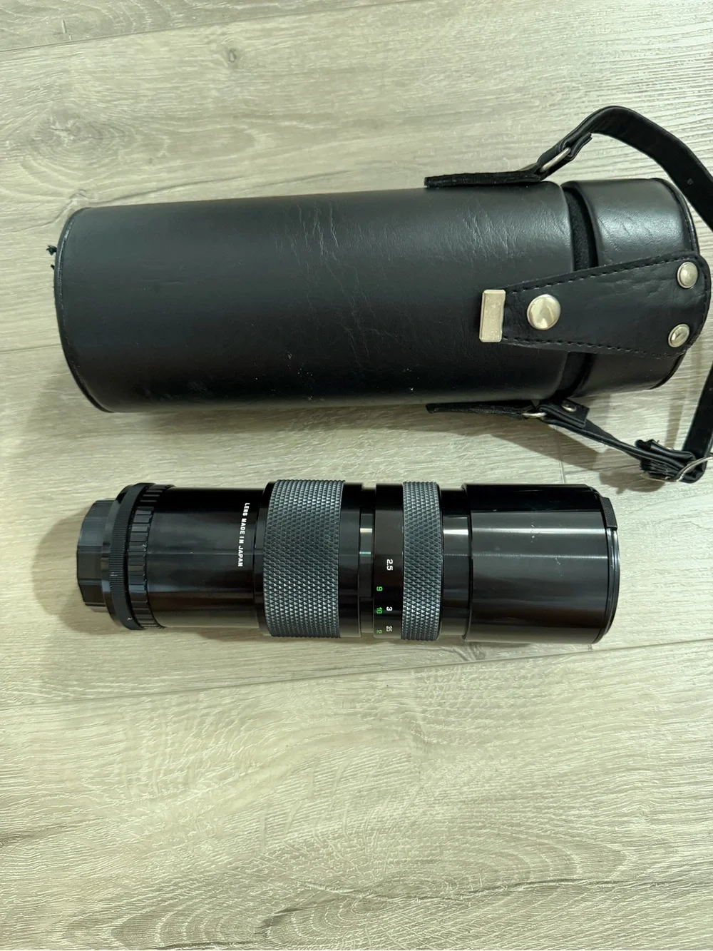 Soligor 85-300mm C/D f/5 Macro Zoom Lens for Canon FD